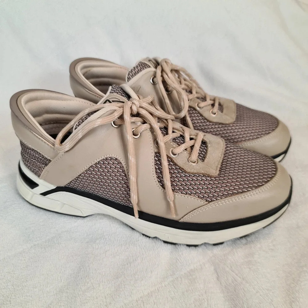 ZEBA Sneakerd Men's Hands Free Step In‎ Shoes Size 9 Beige Low Top Laces Slip On